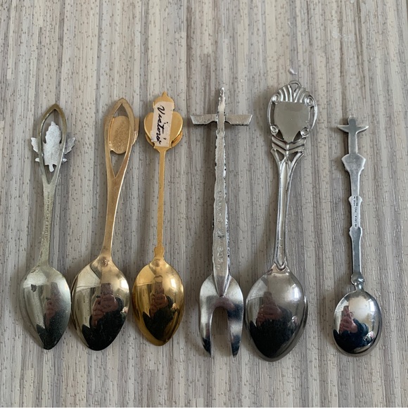 Set of Candidan Souvenir Spoons - Picture 2 of 6